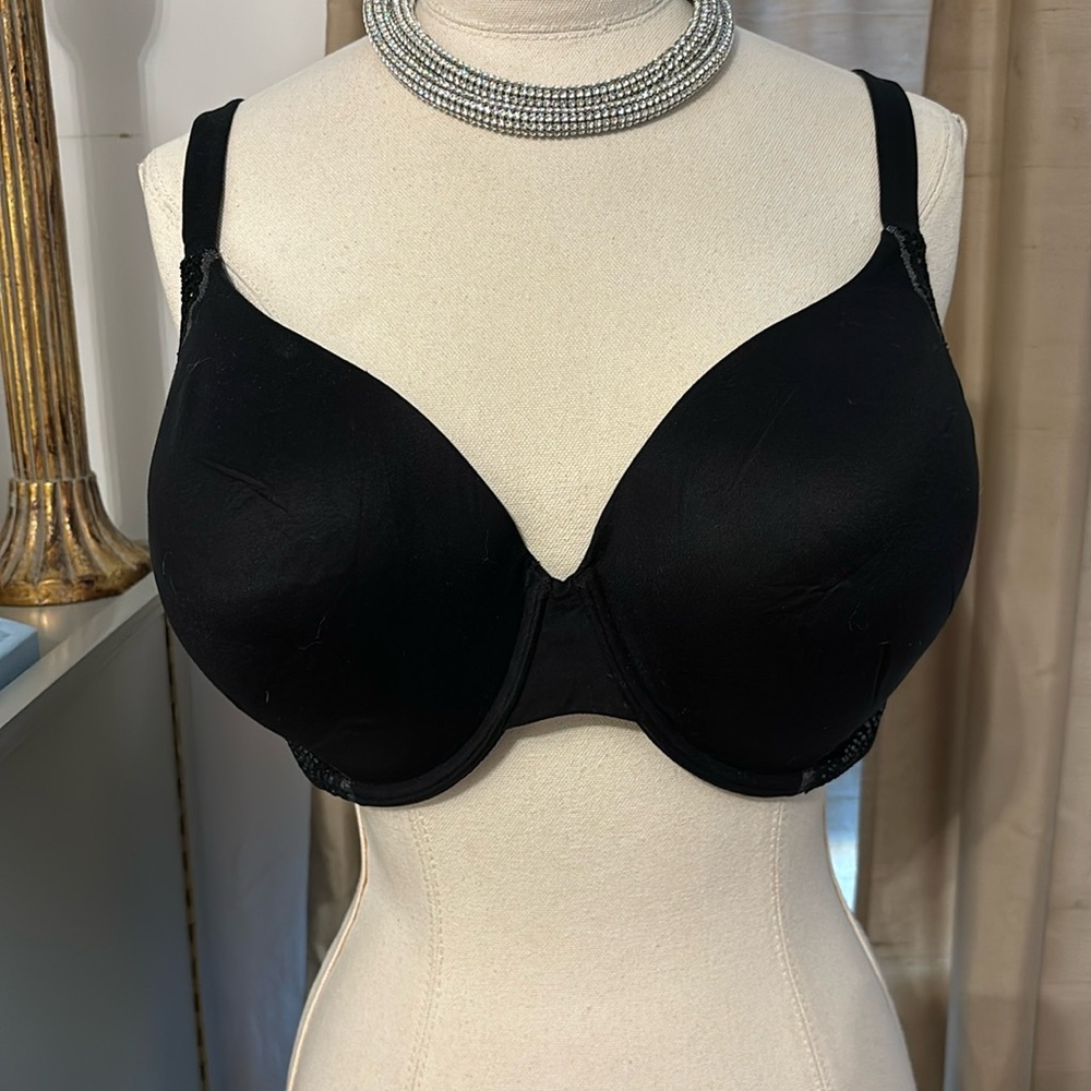 Black VS bar worn once